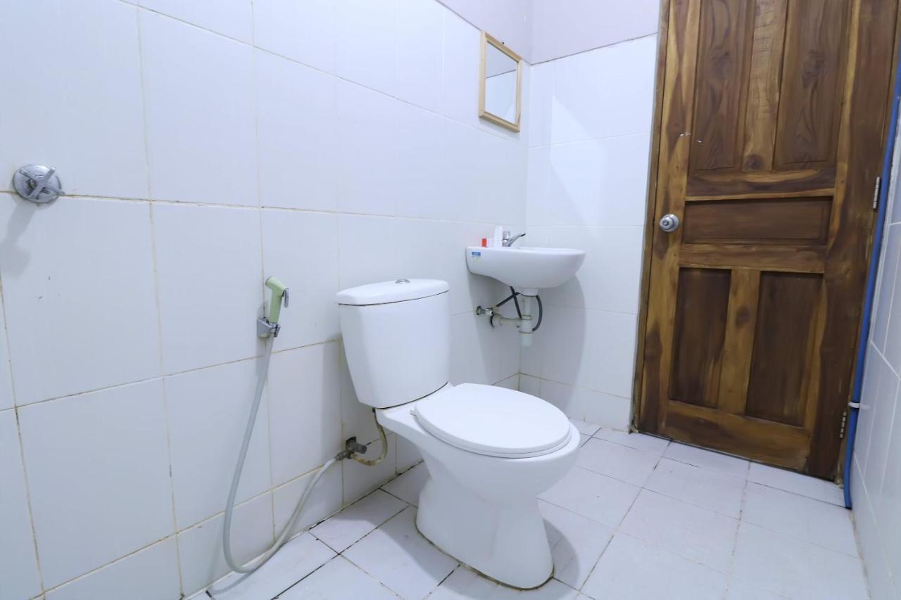 Oyo 1670 Likko Inn Denpasar Kültér fotó
