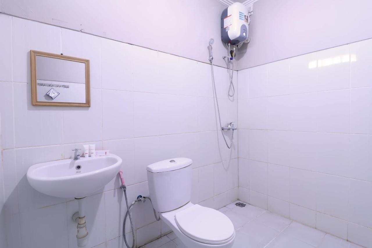 Oyo 1670 Likko Inn Denpasar Kültér fotó